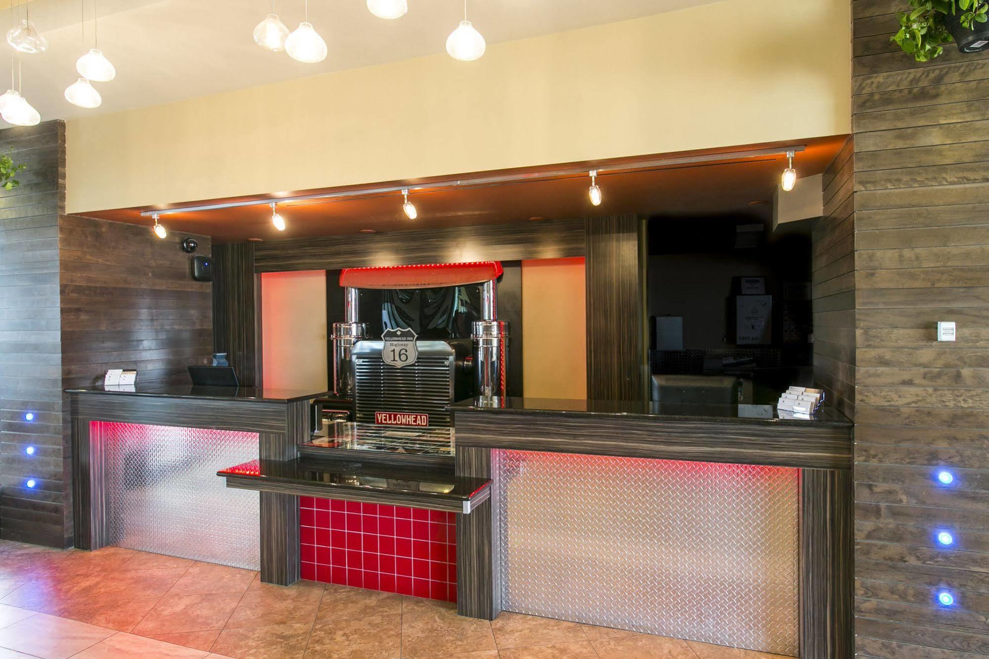 Ramada By Wyndham Edmonton Yellowhead Nw Exterior foto